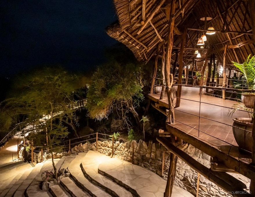 Lions Bluff Lodge